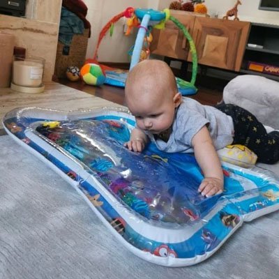 Tapis d'eau bébé | Sensoriel Splash™ - BEBE JEAJAD